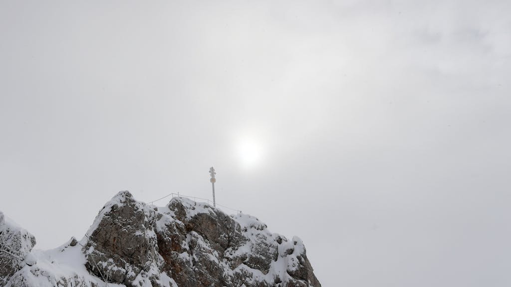Zugspitze mit leichter Schneedecke