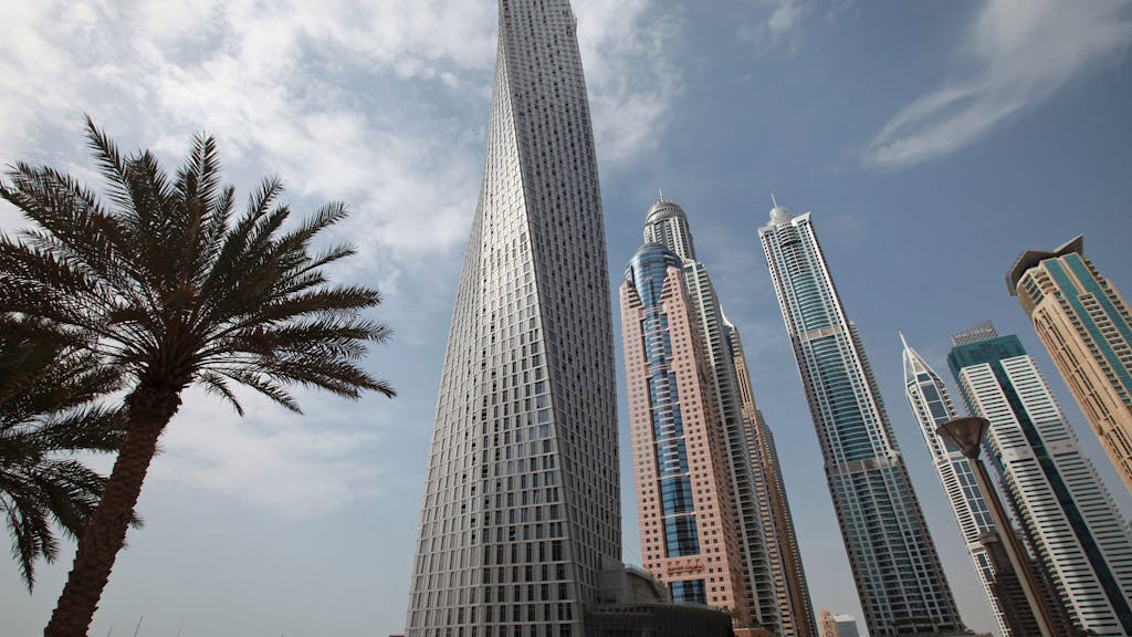 Blick auf Hochhäuser in Dubai.