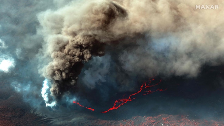 Auf La Palma kam es zu weiteren Lavaströmen und Erdbeben. Hunderte Menschen mussten evakuiert werden. Auf dem Foto (aufgenommen am 14. Oktober) sieht man die Eruption des Vulkans „La Cumbre Vieja“ auf La Palma.