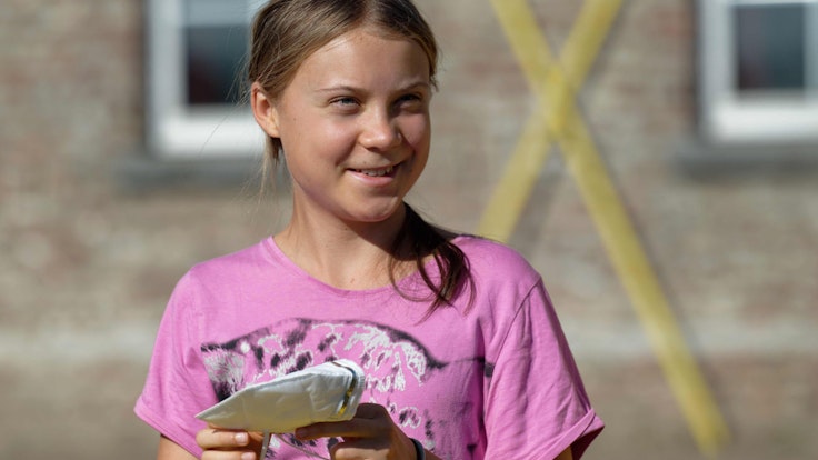 Die Klimaaktivistin Greta Thunberg steht bei einem Pressetermin im Tagebaudorf Lützerath (NRW).