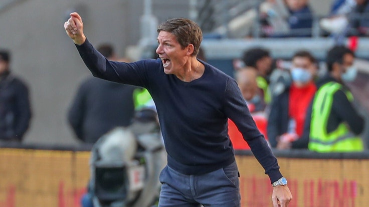 Eintracht Frankfurt-Trainer Oliver Glasner tobt am Seitenrand