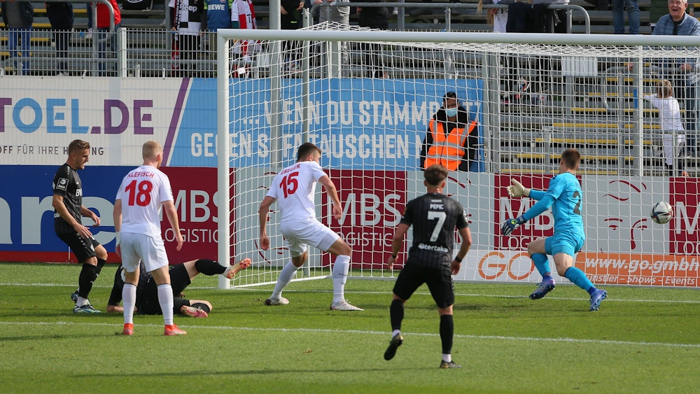 Die Würzburger Kickers treffen zum 1:1-Ausgleich bei Viktoria Köln in der 3. Liga.