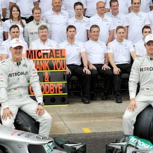 Beim Mercedes-Abschieds von Michael Schumacher 2012 in Brasilien: Nico Rosberg sitzt rechts