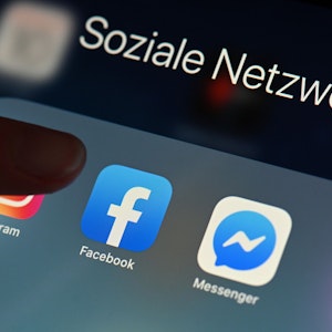 Der Facebook-Konzern gibt sich einen neuen Namen. Die Dachgesellschaft über Diensten wie Facebook oder Instagram soll künftig Meta heißen.