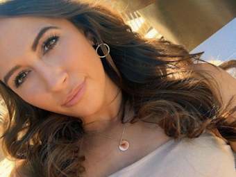 „First Dates“-Kellnerin Mariella D'Auria lächelt auf einem Instagram-Foto vom 25. Mai 2020.