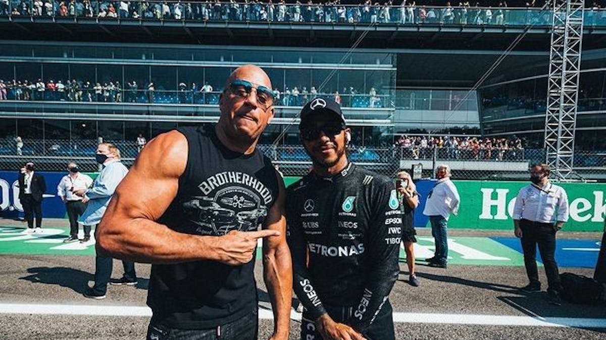 Lewis Hamilton posiert mit Schauspieler Vin Diesel.