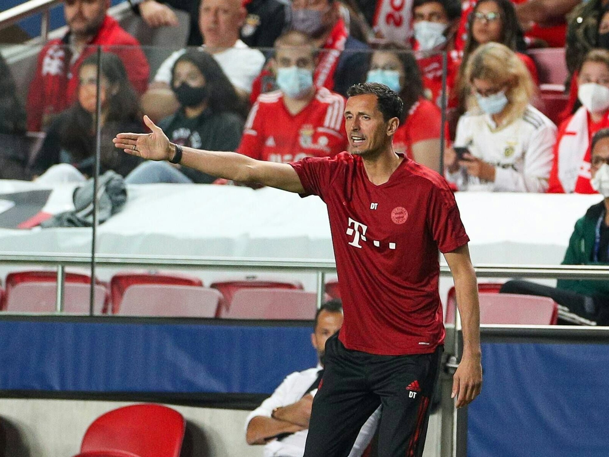 Co-Trainer Dino Toppmöller als Aushilfscheftrainer des FC Bayern München.