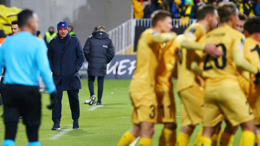 José Mourinho sieht den Spielern von FK Bodø/Glimt beim Jubeln zu