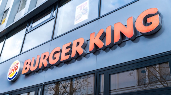 Die Kölner Burger King Filiale auf der Schildergasse. Dieses Archivfoto wurde im Januar 2021 aufgenommen und steht nicht in Zusammenhang mit der Reportage von „Team Wallraff“.
 
