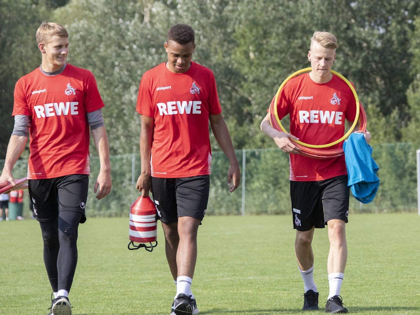 Chris Führich und Nikolas Nartey neben Brady Scott und Yann-Aurel Bisseck im Trainingslager des 1. FC Köln 2018.