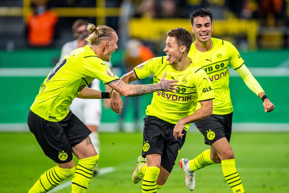 DFB-Pokal: Borussia Dortmunds Thorgan Hazard bejubelt das 1:0 gegen den FC Ingolstadt.