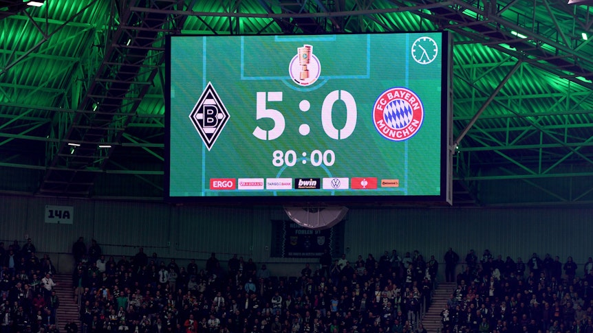 Borussia Mönchengladbach hat 5:0 gegen Bayern München im DFB-Pokal gewonnen am 27.Oktober 2021.