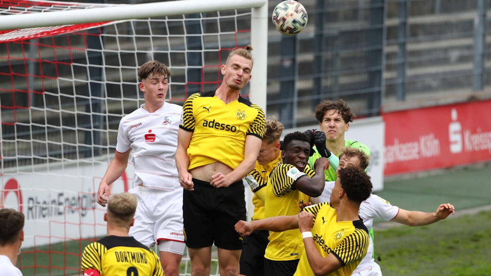 Die U19 des 1. FC Köln spielt gegen Borussia Dortmund.