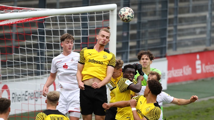Die U19 des 1. FC Köln spielt gegen Borussia Dortmund.