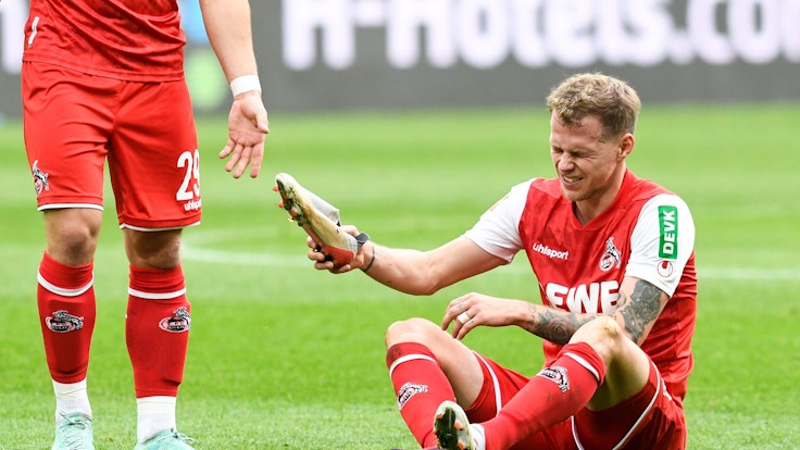 Ondrej Duda from 1. FC Köln suffers against BVB.