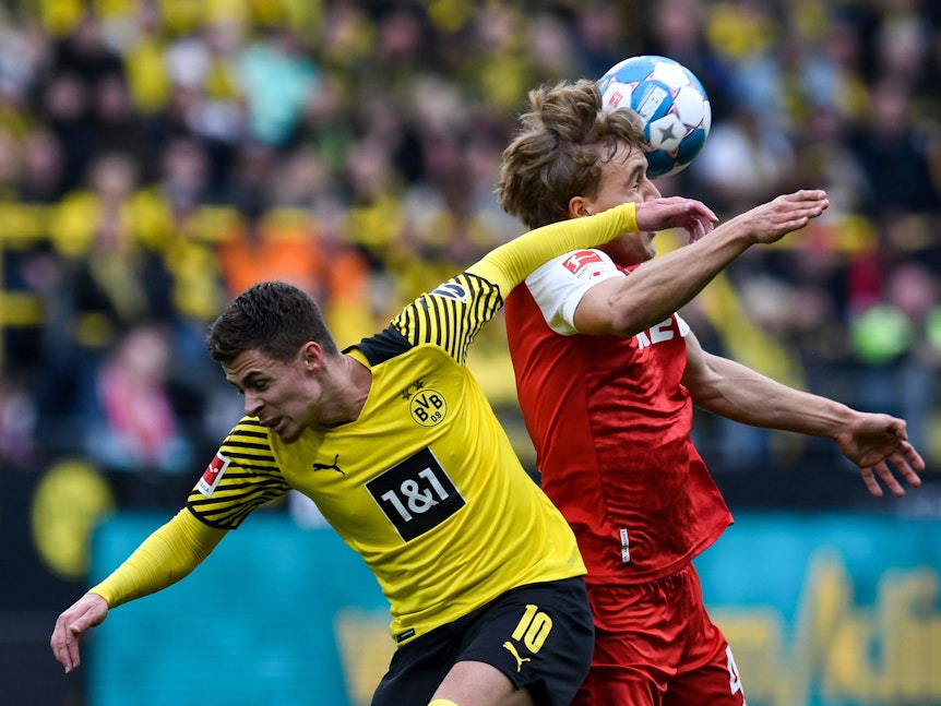 Timo Hübers spielt für den 1. FC Köln gegen Borussia Dortmund.