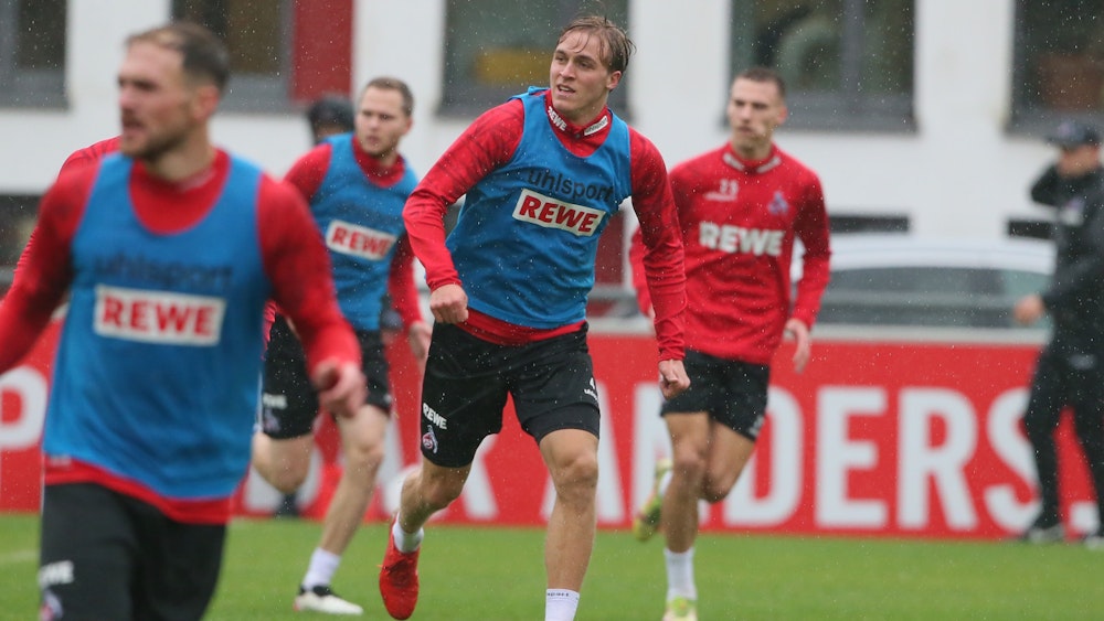 Timo Hübers trainiert beim 1. FC Köln.