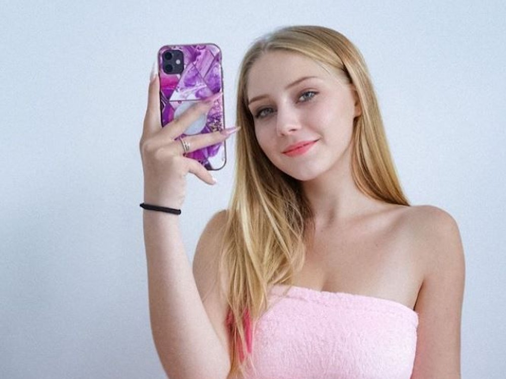 Loredana Wollny zeigt sich auf einem Selfie, dass sie am 3. September 2021 auf Instagram hochgeladen hat.