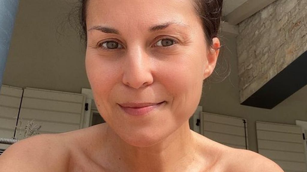 Die „Frühstücksfernseh“-Moderatorin Vanessa Blumhagen lächelt auf einem Instagram-Selfie vom 29. September 2021.&nbsp;