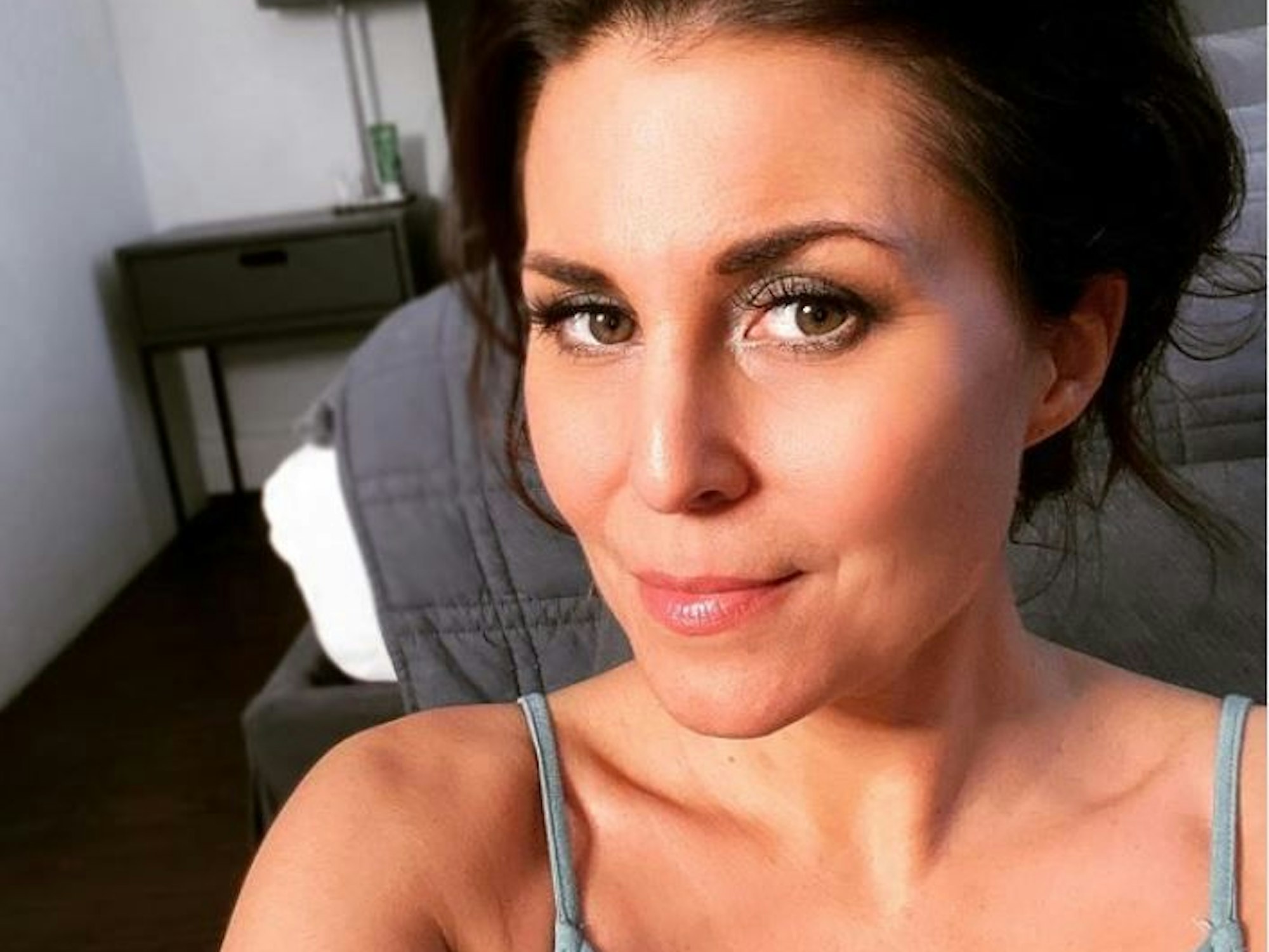 Sat.1-„Frühstücksfernsehen“: Vanessa Blumhagen, die Promi-Expertin der Show, zeigt sich gern attraktiv in sexy Outfits. Das Foto ist ein Selfie, das auf ihrem Instagram-Account 2021 hochgeladen wurde.