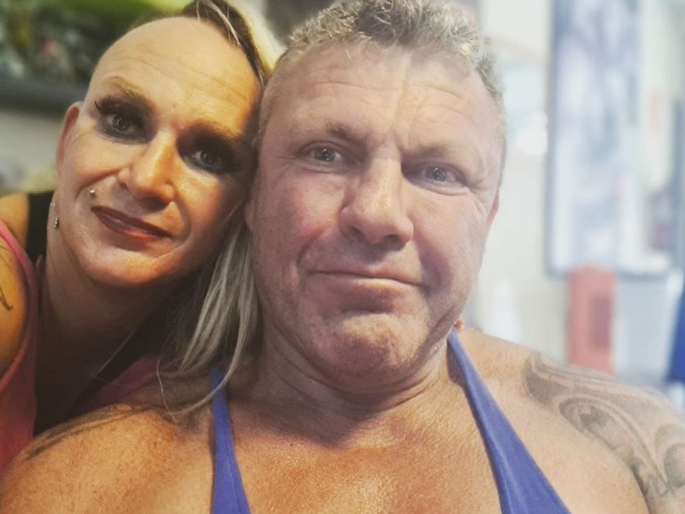 Caro und Andreas Robens haben dieses Selfie am 6. Juni 2021 auf ihrem Instagram-Account hochgeladen. Das Paar ist bekannt durch die Vox-Sendung Goodbye Deutschland.