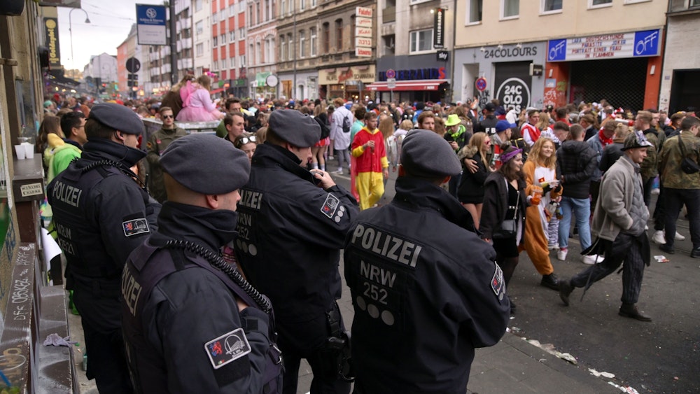 Köln 11.11. Elfter Elfter Elfter im Elften Karneval Straßenkarneval Brauchtum Sessionsstart Sessionseröffnung
