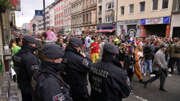 Köln 11.11. Elfter Elfter Elfter im Elften Karneval Straßenkarneval Brauchtum Sessionsstart Sessionseröffnung