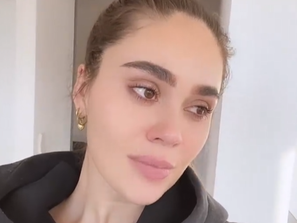 Ex-„Bachelorette“ Melissa Damilia mit Tränen in den Augen auf einem Foto aus ihrer Instagram-Story vom 09. November 2021.