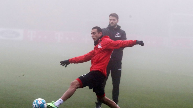 Ellyes Skhiri trainiert nach Verletzung wieder beim 1. FC Köln.