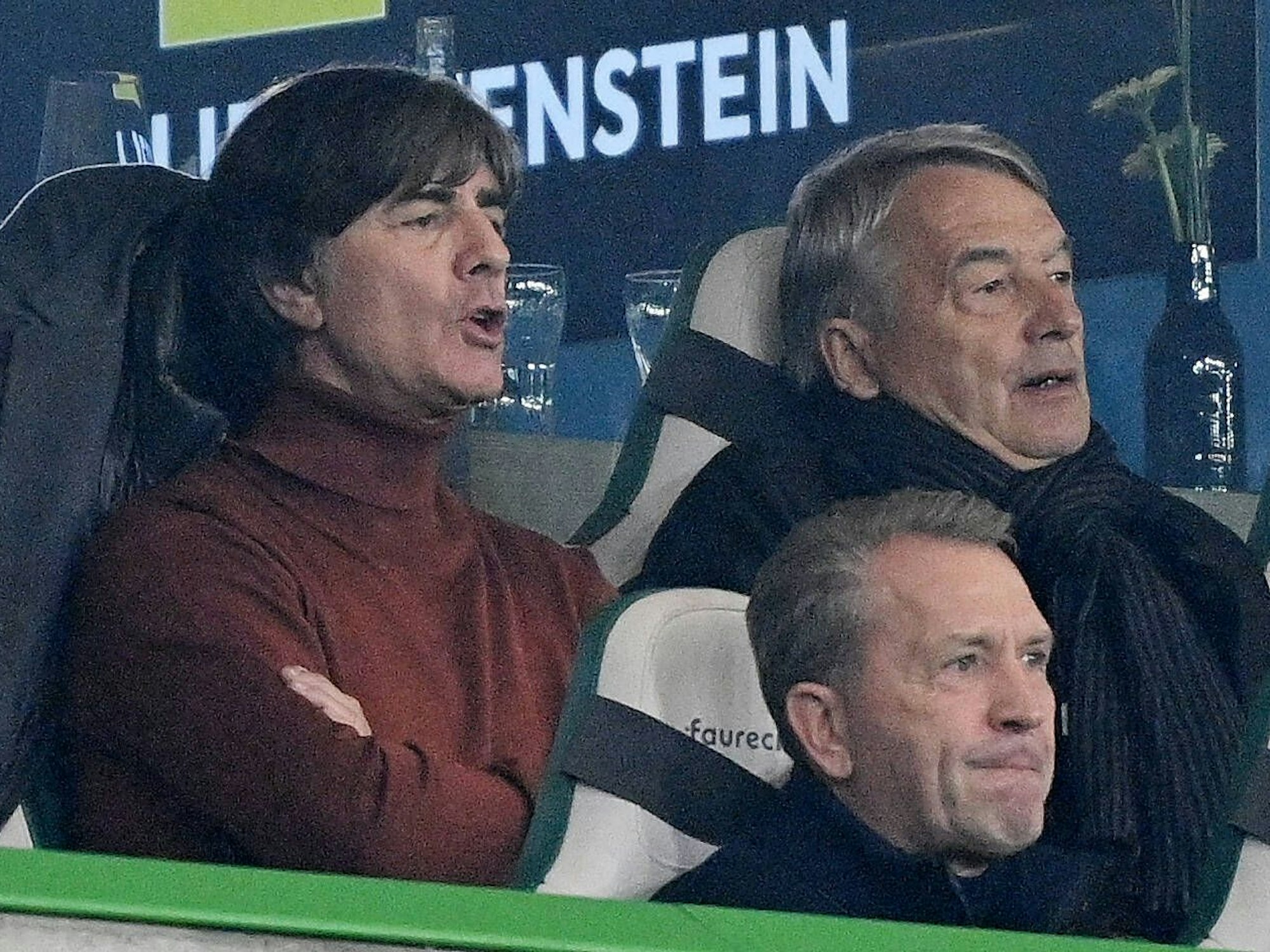 Ex-Bundestrainer Joachim Löw auf der Tribüne in Wolfsburg.