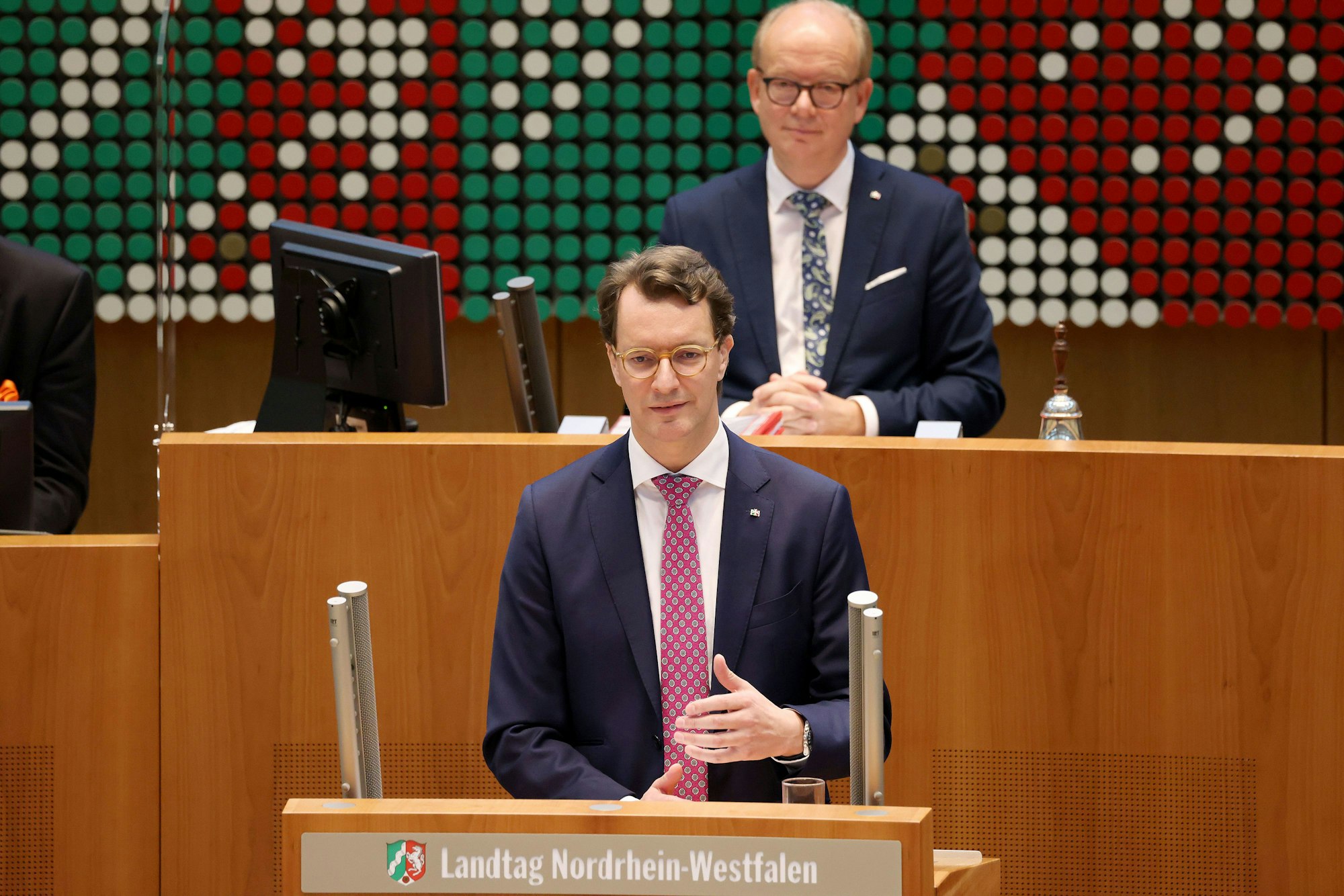 Hendrik Wüst (CDU), Ministerpräsident von Nordrhein-Westfalen, spricht im Landtag bei seiner ersten Regierungserklärung. +++ dpa-Bildfunk +++