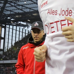 Markus Anfang trainiert den 1. FC Köln gegen den Hamburger SV.