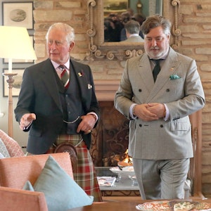 Charles (l), Prinz von Wales und Michael Fawcett. Dieser ist nach Korruptionsvorwürfen als Chef der Stiftung Prince's Foundation des Thronfolgers zurückgetreten.