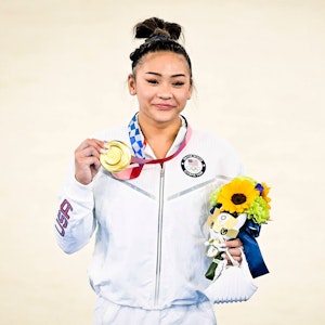 Lee Sunisa usa posant avec sa medaille d Or Gymnastique : Concours Multiple - Femmes - Jeux Olympiques - Tokyo - 29/07/2021 JBAutissier/Panoramic PUBLICATIONxNOTxINxFRAxITAxBEL