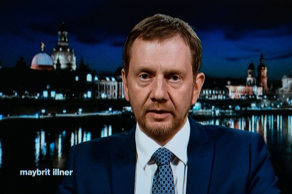 Michael Kretschmer (CDU), Ministerpräsident von Sachsen, spricht zugeschaltet in der ZDF-Sendung „Maybrit Illner“: Er schließt einen Lockdown wegen der bedrohlichen Corona-Lage nicht mehr aus.