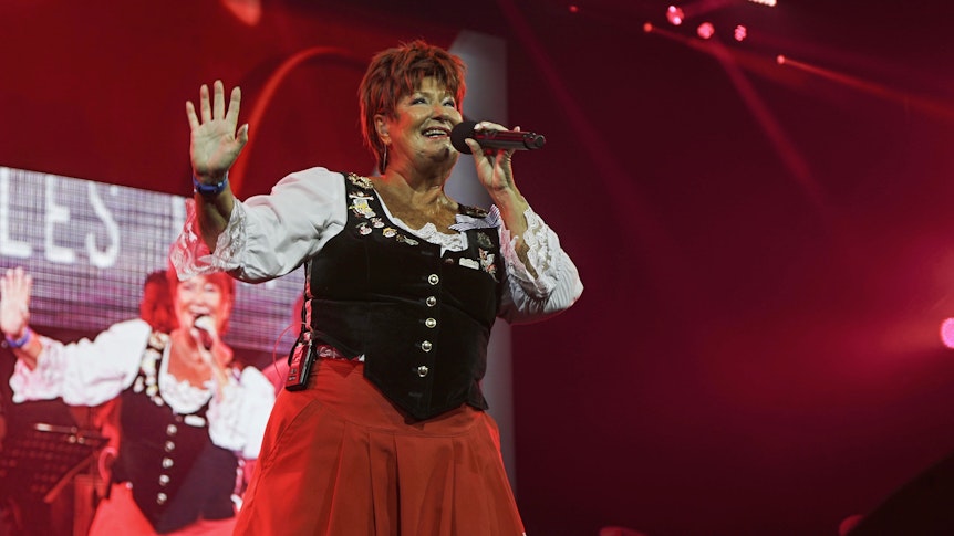 Marita Köllner bei ihrem Auftritt in der Lanxess-Arena am 13.11. 2021