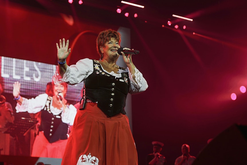 Marita Köllner bei ihrem Auftritt in der Lanxess-Arena am 13.11. 2021