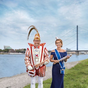 Das offizielle Prinzenpaarfoto der designierten Düsseldorfer Tollitäten Dirk Mecklenbrauck und Uåsa Katharina Maisch.