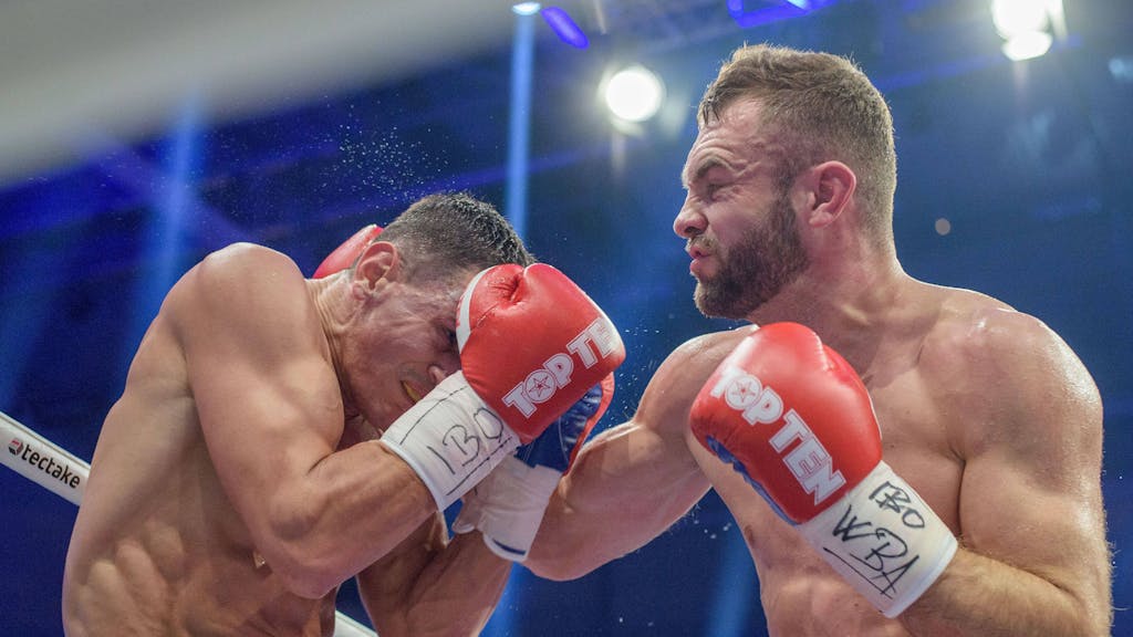 WM-Kampf zwischen den beiden deutschen Boxern Robin Krasniqi und Dominic Bösel.
