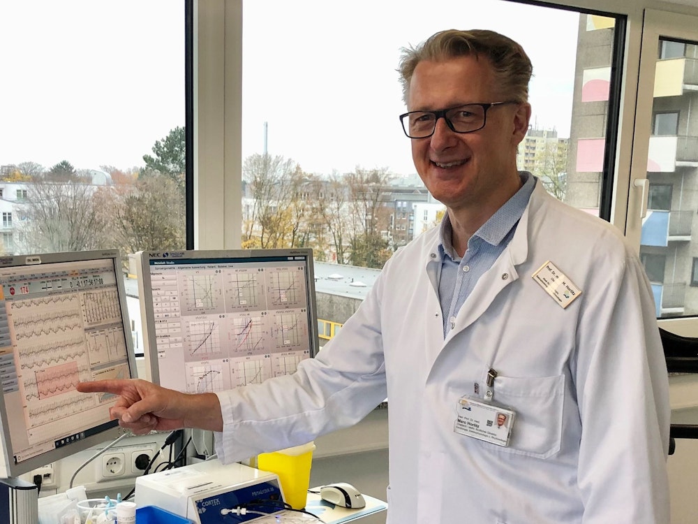 Prof. Dr. Marc Horlitz (56) ist eine Koryphäe auf dem Gebiet der Herzmedizin. Der Kardiologe betreut im Krankenhaus Porz am Rhein zahlreiche Profi-Sportler (unter anderem die Kölner Haie und Viktoria Köln).