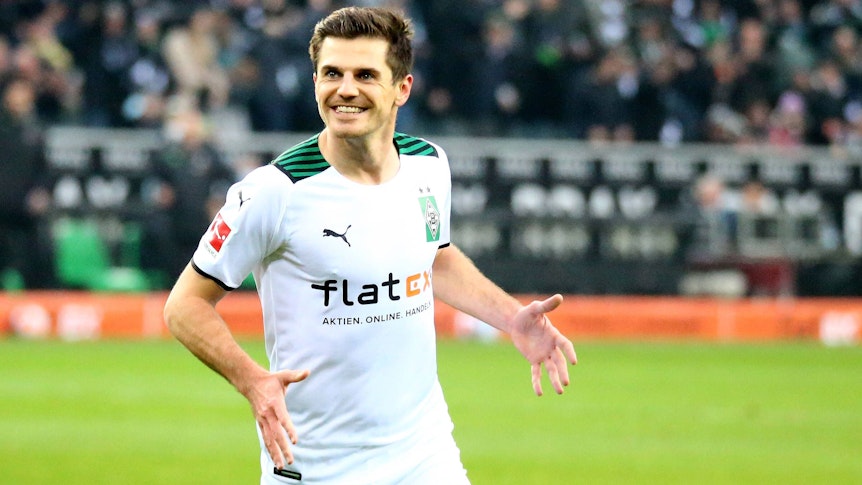 Jonas Hofmann von Borussia Mönchengladbach bejubelt seinen Treffer zum 1:0 gegen Greuther Fürth am 12. Bundesliga-Spieltag (20. November 2021) in der Saison 2021/22.