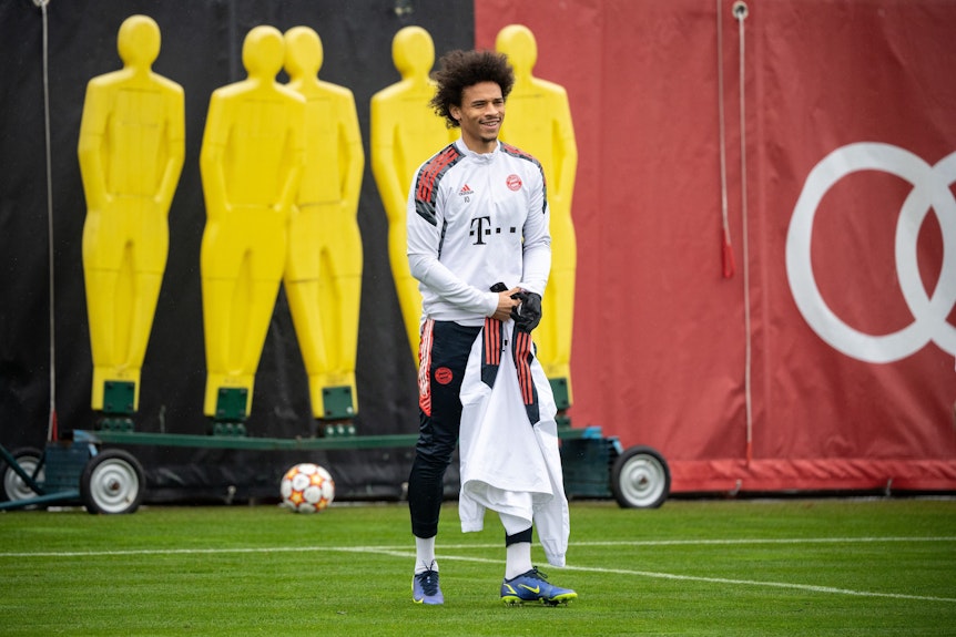 Leroy Sane vom FC Bayern München kommt zum Training.
