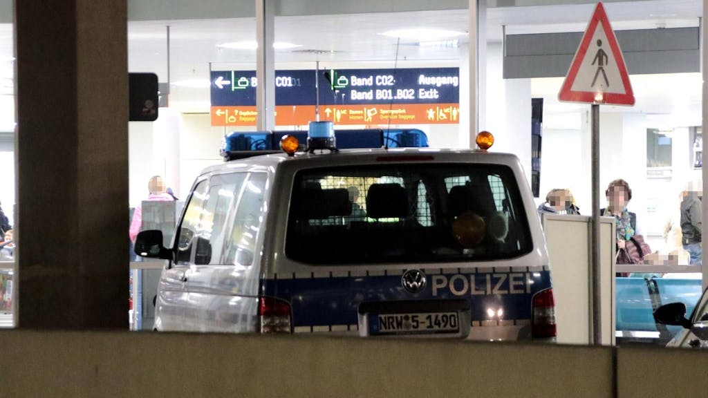 Terror-Verdacht 2017 am Köln/Bonner Flughafen: Im Terminal 2 griffen die Bundespolizisten im Wartebereich von Gate 20 kurz vorm Boarding zu.
