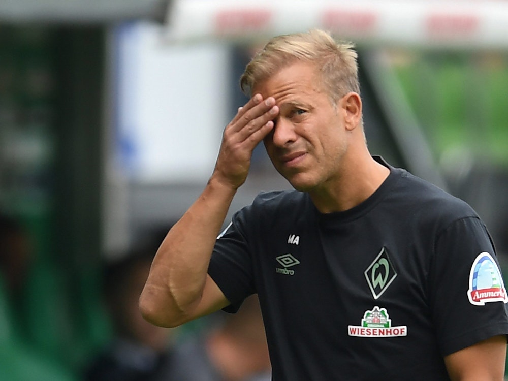 Werder-Trainer Markus Anfang steht an der Seitenlinie. Er ist als Trainer von Werder Bremen zurückgetreten.