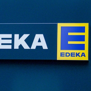 Das Logo von Edeka Ende 2020 in Berlin. Die Edeka-Gruppe ist Deutschlands größter Lebensmittelhändler.