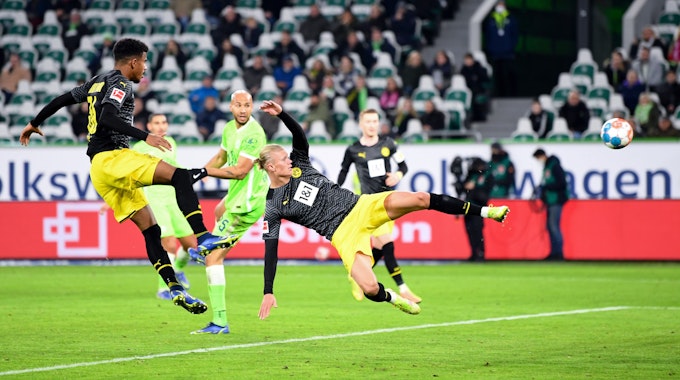 Dortmunds Erling Haaland erzielt das Tor zum 1:3.
