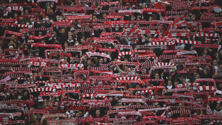 Blick in die Fankurve des 1. FC Köln