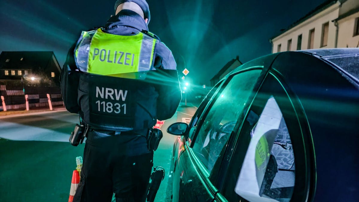 Das Symbolbild vom 27. Februar 2020 zeigt eine Kontrolle der Polizei Recklinghausen.