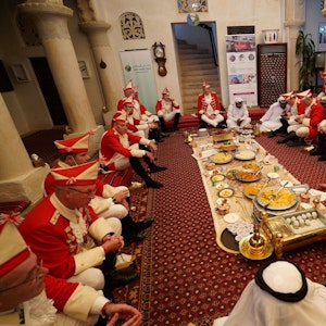 Die Roten Funken bei einem Abendessen in Dubai