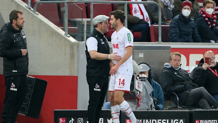 Jonas Hector wird beim Bundesliga-Spiel 1. FC Köln gegen Borussia Mönchengladbach ausgewechselt.